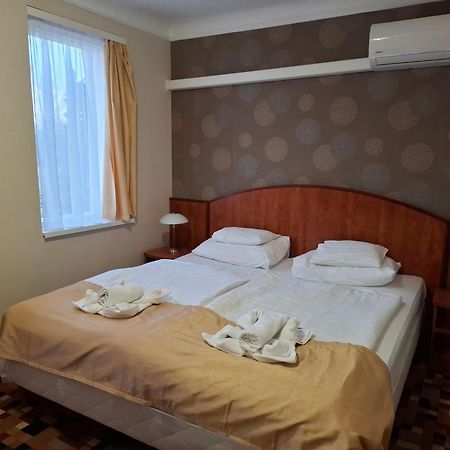 Atryum Hotel Szolnok Exterior foto