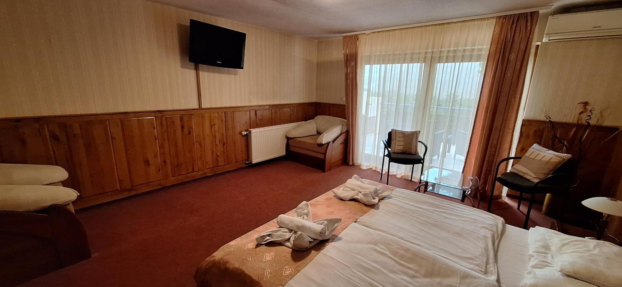 Atryum Hotel Szolnok Exterior foto