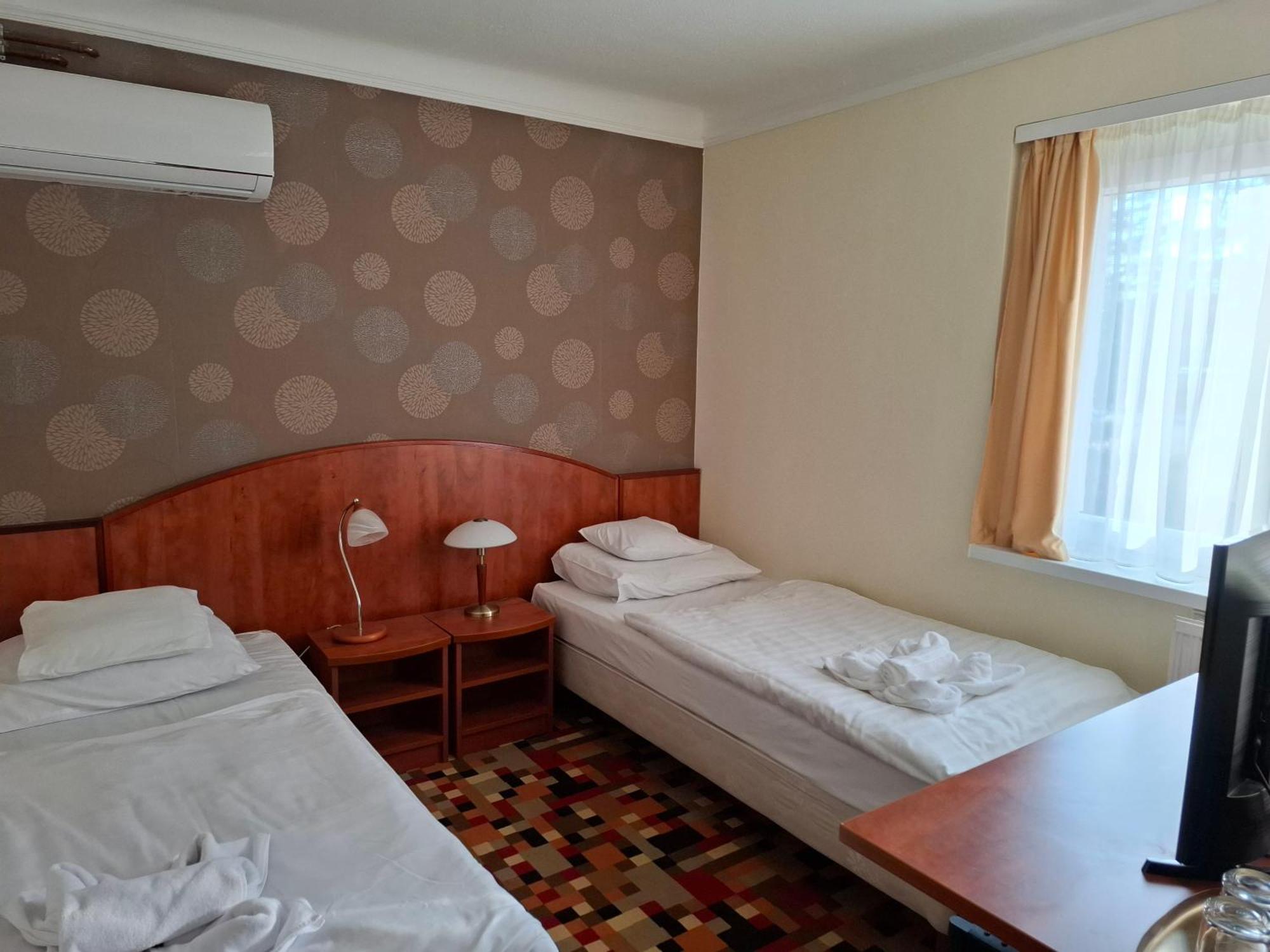 Atryum Hotel Szolnok Exterior foto